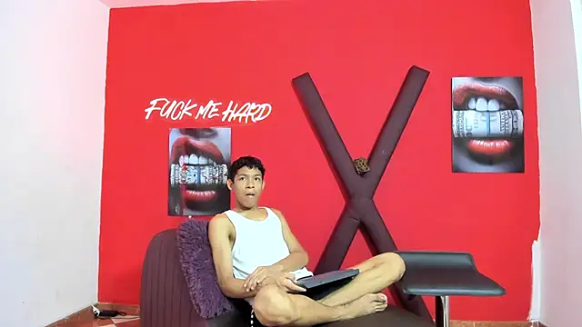 BEAUTY BOYS1 online show from 03-05-26, 07:21