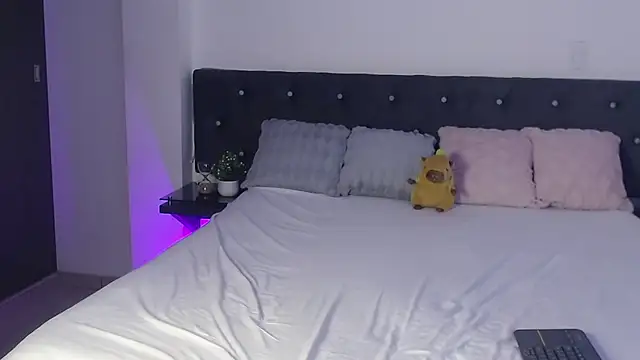 Snapshot of anne_colucci chatting on 09-30-25, 08:19 anne colucci online show from 09-30-25, 08:19