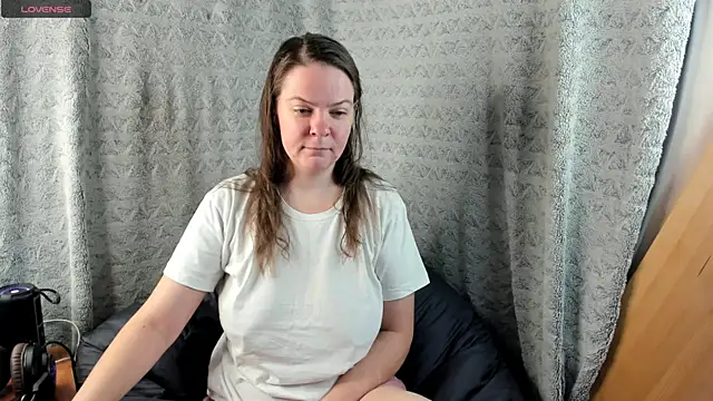 Snapshot of MiaLores chatting on 09-09-25, 08:03 MiaLores online show from 09-09-25, 08:03