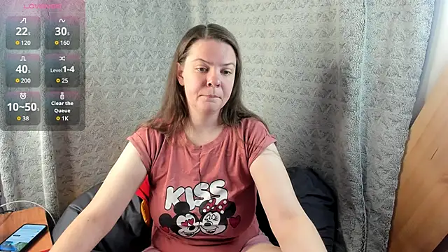 Snapshot of MiaLores chatting on 10-14-25, 07:31 MiaLores online show from 10-14-25, 07:31