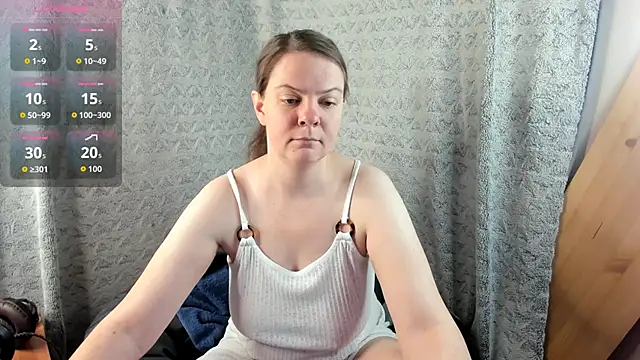 Snapshot of MiaLores chatting on 10-22-25, 08:03 MiaLores online show from 10-22-25, 08:03