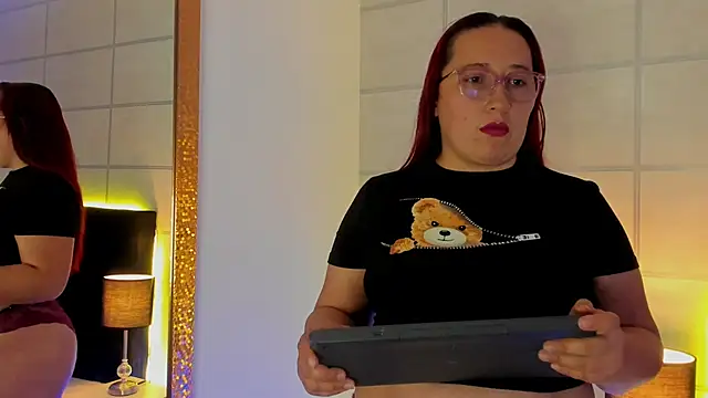 fieryluciana online show from 10-08-25, 05:49