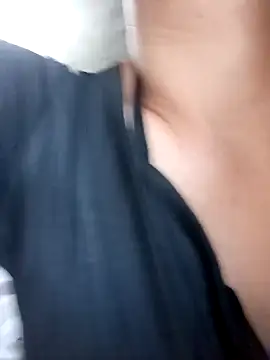 Snapshot of milo123-xx chatting on 09-20-25, 11:39 milo123-xx online show from 09-20-25, 11:39