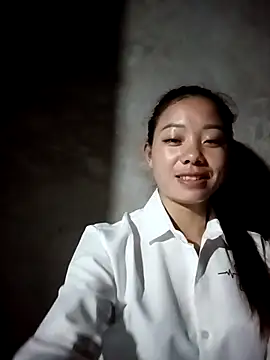 Snapshot of milo123-xx chatting on 10-12-25, 12:37 milo123-xx online show from 10-12-25, 12:37