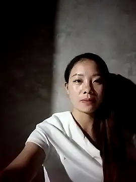 Snapshot of milo123-xx chatting on 10-13-25, 12:49 milo123-xx online show from 10-13-25, 12:49