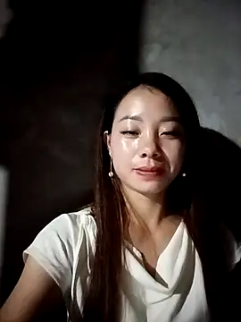 Snapshot of milo123-xx chatting on 10-17-25, 12:19 milo123-xx online show from 10-17-25, 12:19