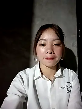 Snapshot of milo123-xx chatting on 11-21-25, 12:32 milo123-xx online show from 11-21-25, 12:32