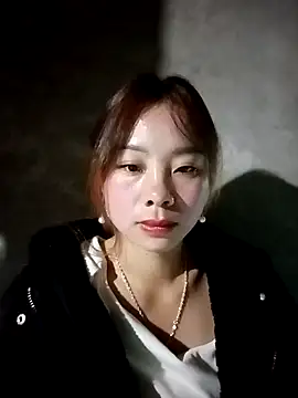 Snapshot of milo123-xx chatting on 12-14-25, 01:22 milo123-xx online show from 12-14-25, 01:22