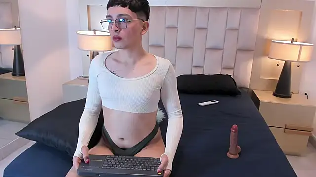 LiamHeat online show from 10-11-25, 06:01