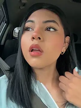 AlinnaRosee  online show from 09-10-25, 12:38