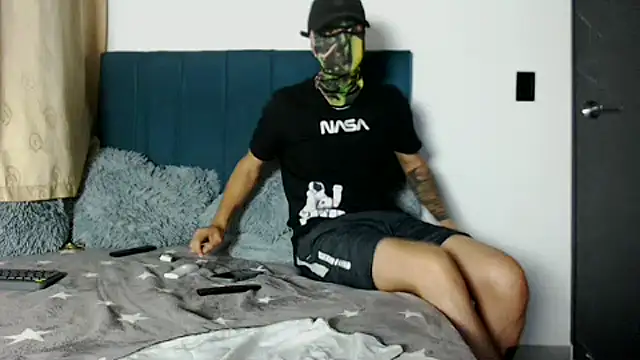 Warmteam777 online show from 09-10-25, 08:14