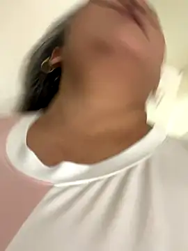 Snapshot of Lucy_Milf_474 chatting on 09-11-25, 12:16 Lucy Milf 474 online show from 09-11-25, 12:16