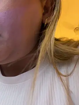 Snapshot of Lucy_Milf_474 chatting on 09-12-25, 12:05 Lucy Milf 474 online show from 09-12-25, 12:05