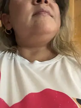 Snapshot of Lucy_Milf_474 chatting on 09-15-25, 12:05 Lucy Milf 474 online show from 09-15-25, 12:05