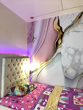 Snapshot of Lucy_Milf_474 chatting on 09-19-25, 12:06 Lucy Milf 474 online show from 09-19-25, 12:06