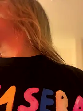 Snapshot of Lucy_Milf_474 chatting on 09-20-25, 12:06 Lucy Milf 474 online show from 09-20-25, 12:06