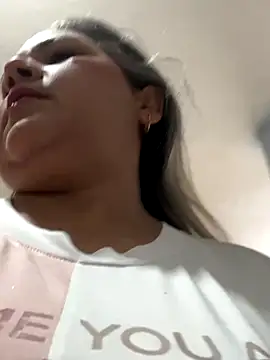 Snapshot of Lucy_Milf_474 chatting on 09-30-25, 11:59 Lucy Milf 474 online show from 09-30-25, 11:59