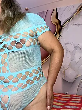 Snapshot of Lucy_Milf_474 chatting on 10-11-25, 12:04 Lucy Milf 474 online show from 10-11-25, 12:04