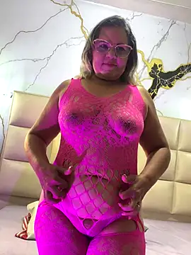 Snapshot of Lucy_Milf_474 chatting on 11-05-25, 12:05 Lucy Milf 474 online show from 11-05-25, 12:05