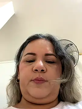 Snapshot of Lucy_Milf_474 chatting on 11-18-25, 11:36 Lucy Milf 474 online show from 11-18-25, 11:36