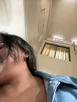 Snapshot of Lucy_Milf_474 chatting on 11-26-25, 11:44 Lucy Milf 474 online show from 11-26-25, 11:44