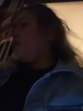 Snapshot of Lucy_Milf_474 chatting on 12-18-25, 11:38 Lucy Milf 474 online show from 12-18-25, 11:38