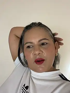 Snapshot of Lucy_Milf_474 chatting on 05-23-26, 12:09 Lucy Milf 474 online show from 05-23-26, 12:09