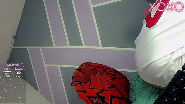 Snapshot of Anne_Zulb chatting on 10-14-25, 05:30 Anne Zulb online show from 10-14-25, 05:30