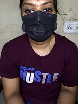 Snapshot of Tamil_Attitude_queen chatting on 10-17-25, 07:38 Tamil Attitude queen online show from 10-17-25, 07:38