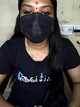 Snapshot of Tamil_Attitude_queen chatting on 10-31-25, 07:26 Tamil Attitude queen online show from 10-31-25, 07:26