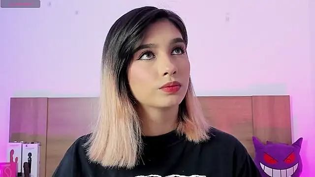 Akatsumi  online show from 11-18-25, 08:57