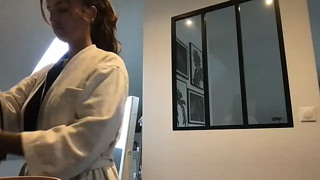 AmyStone   online show from 09-25-25, 07:23