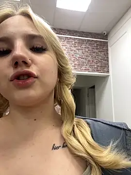 Sky Cutie online show from 10-16-25, 05:19