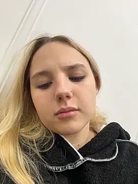 Sky Cutie online show from 11-15-25, 04:32