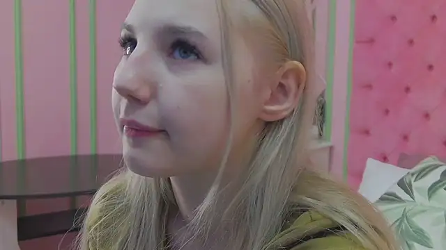 Sky Cutie online show from 06-15-26, 04:15