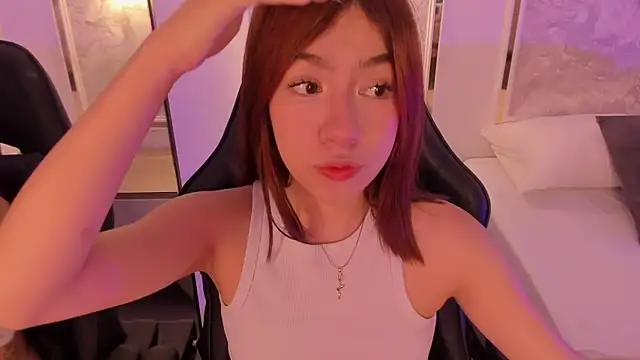 doll eyees  online show from 09-30-25, 07:24