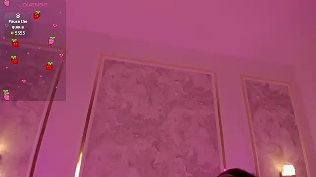 doll eyees  online show from 10-17-25, 02:26