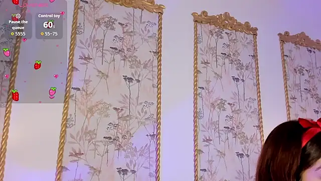 doll eyees  online show from 10-31-25, 07:15