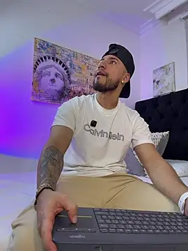 Thiago Hill online show from 04-04-26, 05:16