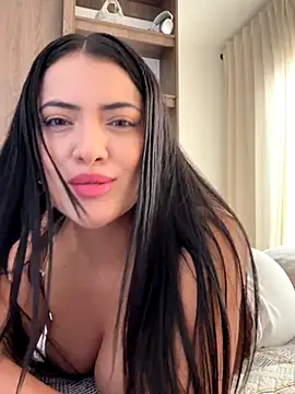 Snapshot of Lu090_ chatting on 10-17-25, 02:41 Lu090 online show from 10-17-25, 02:41