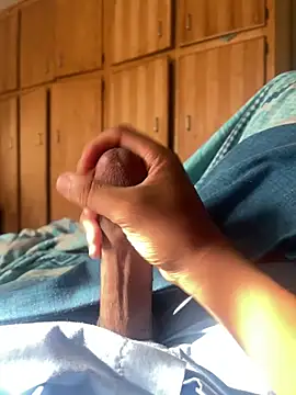 Snapshot of CreamyOff45 chatting on 02-11-26, 05:56 CreamyOff45 online show from 02-11-26, 05:56