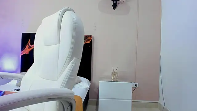 Nascary Fox online show from 10-10-25, 07:46