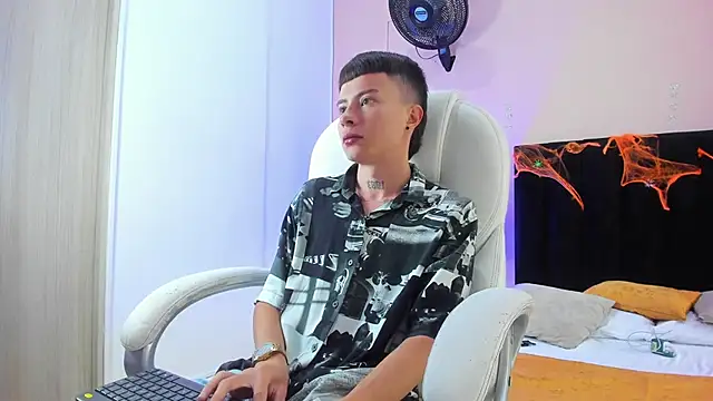 Nascary Fox online show from 10-12-25, 01:10