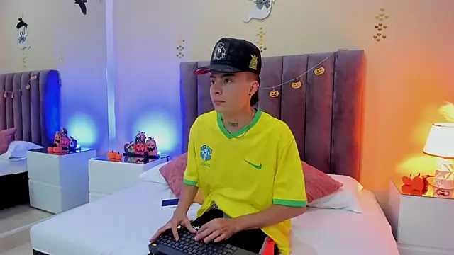 Nascary Fox online show from 10-15-25, 07:47