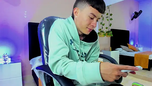 Nascary Fox online show from 11-27-25, 08:00