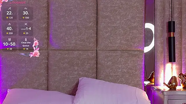 Martina-Roberts- online show from 09-25-25, 04:05