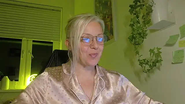 Linsy Kim online show from 03-06-26, 08:27