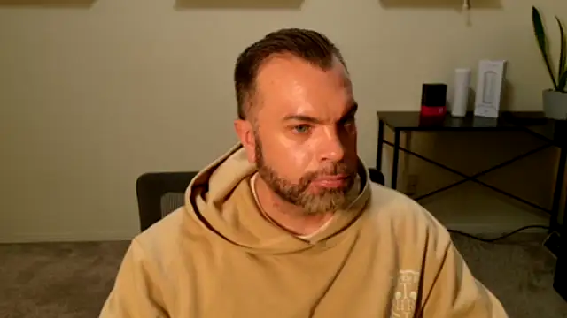 Snapshot of Ty_lerDavid chatting on 09-15-25, 05:35 Ty lerDavid online show from 09-15-25, 05:35