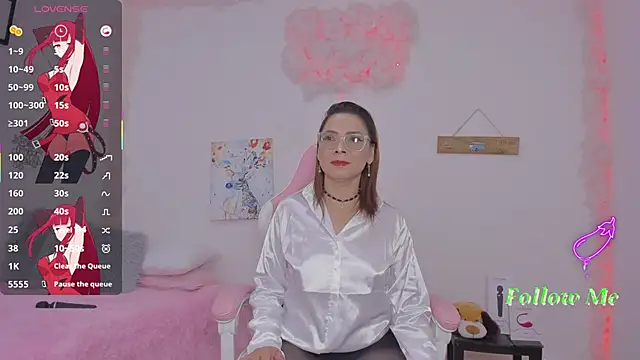 milfAaura online show from 11-30-25, 02:15