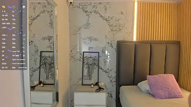 SOPHIEMEYER online show from 09-25-25, 12:42